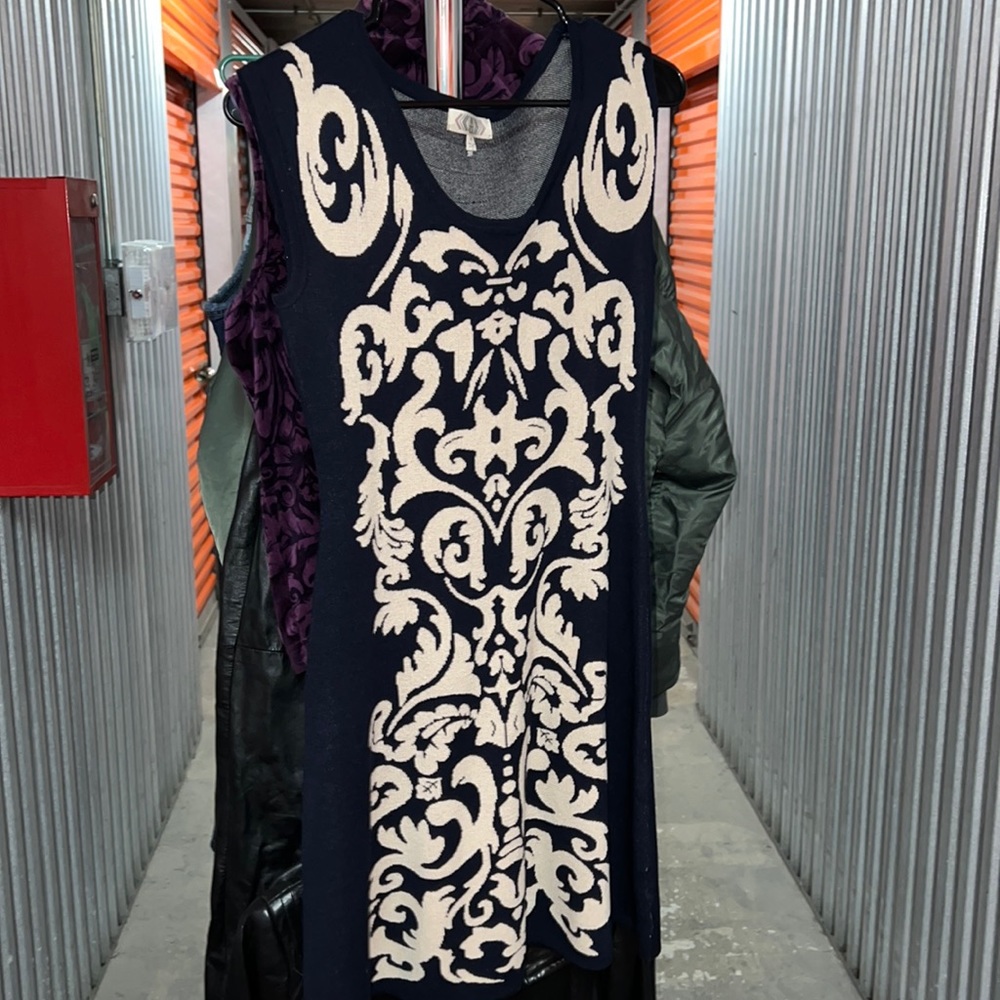 Sleeveless dress